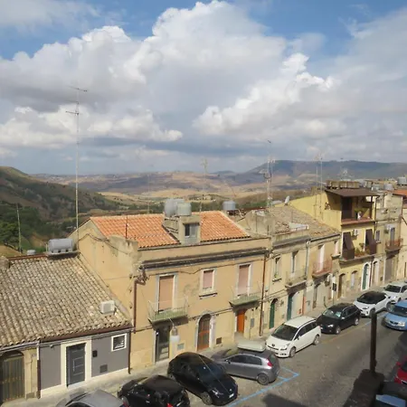 Regina Carolina Caltagirone