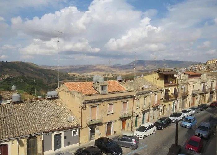 Regina Carolina Caltagirone