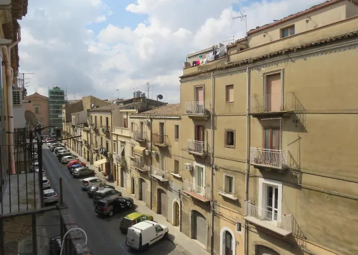 Regina Carolina Caltagirone